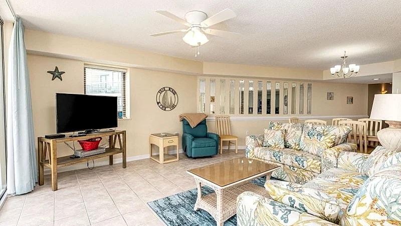 OCEAN BAY CLUB 101 - OCEANFRONT - OCEAN DRIVE SECTION in North Myrtle Beach, South Carolina, United States — photo 2