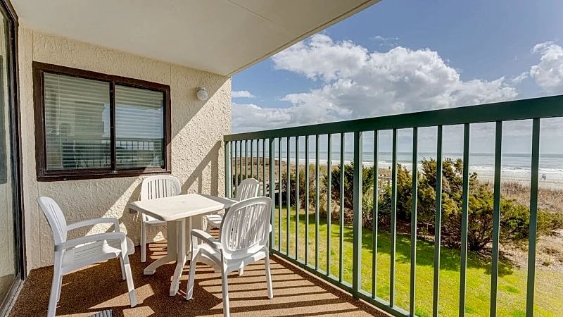 OCEAN BAY CLUB 101 - OCEANFRONT - OCEAN DRIVE SECTION in North Myrtle Beach, South Carolina, United States — photo 5