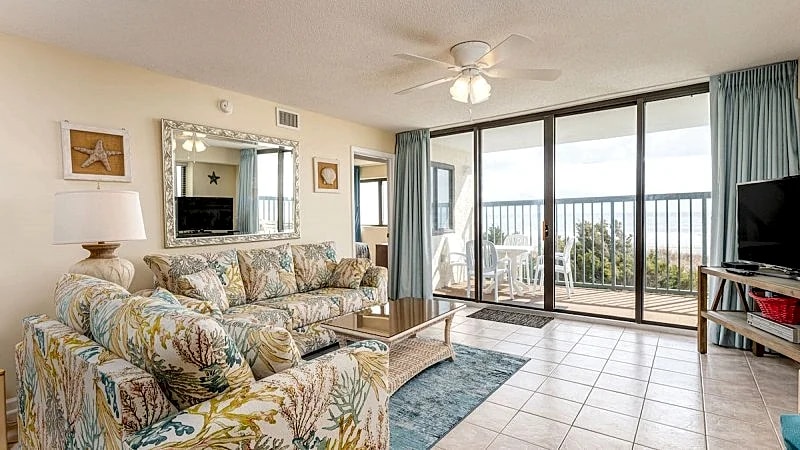 OCEAN BAY CLUB 101 - OCEANFRONT - OCEAN DRIVE SECTION in North Myrtle Beach, South Carolina, United States — photo 3