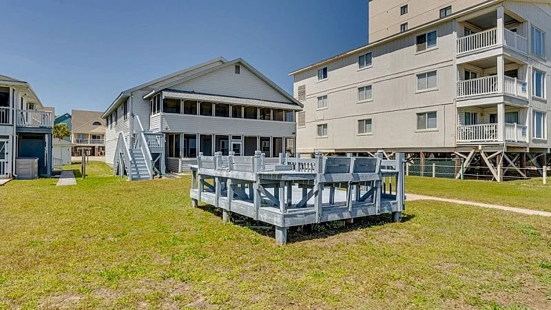 BARNETT HOUSE TOP - OCEANFRONT - WINDY HILL SECTION in North Myrtle Beach, South Carolina, United States — photo 4