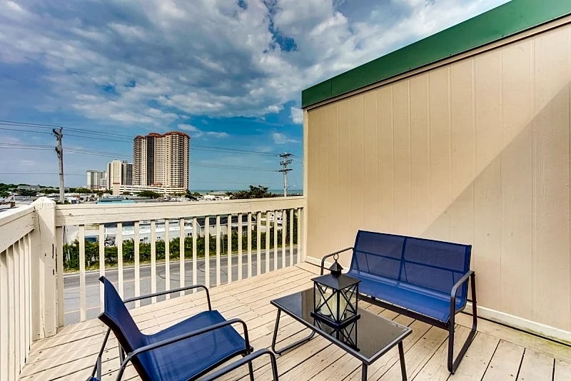 OCEAN BRIDGE C8 - 2ND ROW - SHORE DRIVE SECTION in Myrtle Beach, South Carolina, United States — photo 3