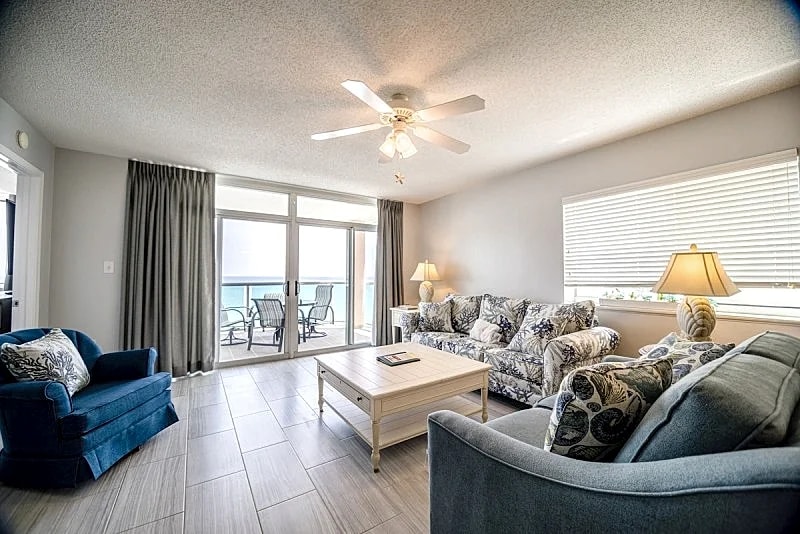 CRESCENT KEYES 1110 - OCEANFRONT - CRESCENT BEACH SECTION in North Myrtle Beach, South Carolina, United States — photo 3