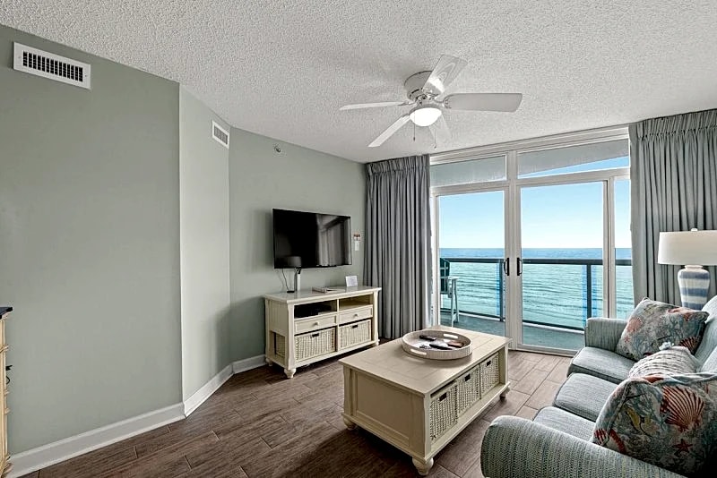 LAGUNA KEYES 1010 - OCEANFRONT - CHERRY GROVE SECTION in North Myrtle Beach, South Carolina, United States — photo 2
