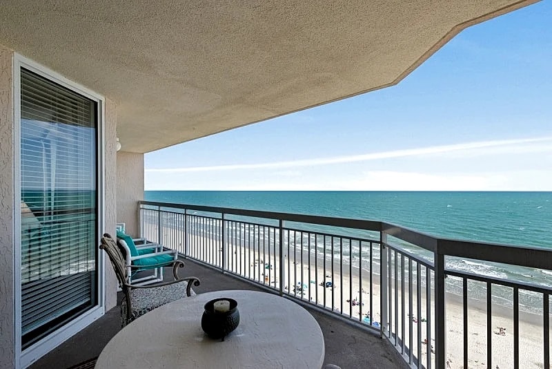 CRESCENT SHORES S 1011 - OCEANFRONT - CRESCENT BEACH SECTION in North Myrtle Beach, South Carolina, United States — photo 3
