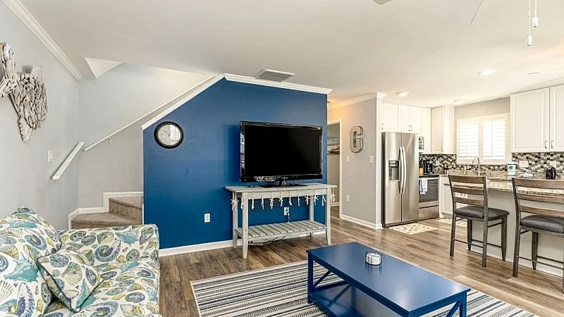 FLIP FLOP INN - 3RD ROW - CHERRY GROVE SECTION in North Myrtle Beach, South Carolina, United States — photo 4