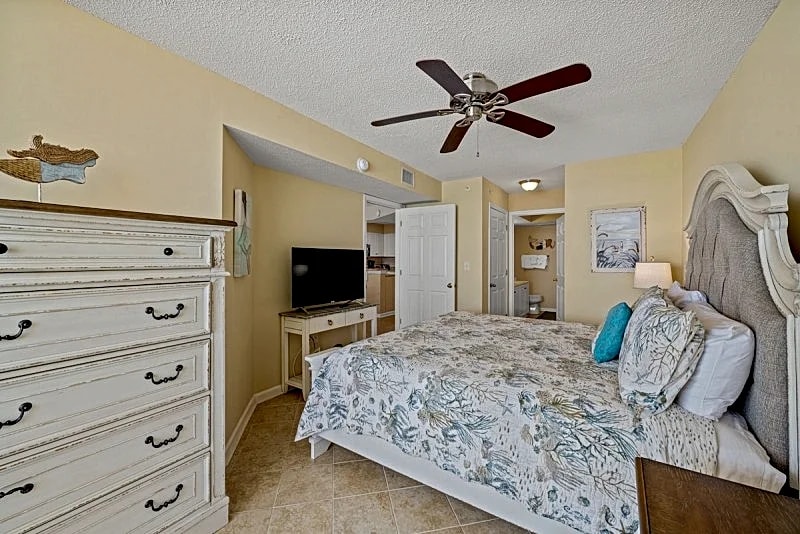 ASHWORTH 906 - OCEAN FRONT-OCEAN DRIVE SECTION in North Myrtle Beach, South Carolina, United States — photo 4