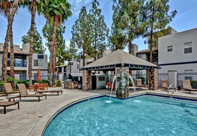 Tastefully Decorated, Perfect Scottsdale Location condo w/ Pool, Spa, Gym! in Scottsdale, Arizona, United States — photo 5