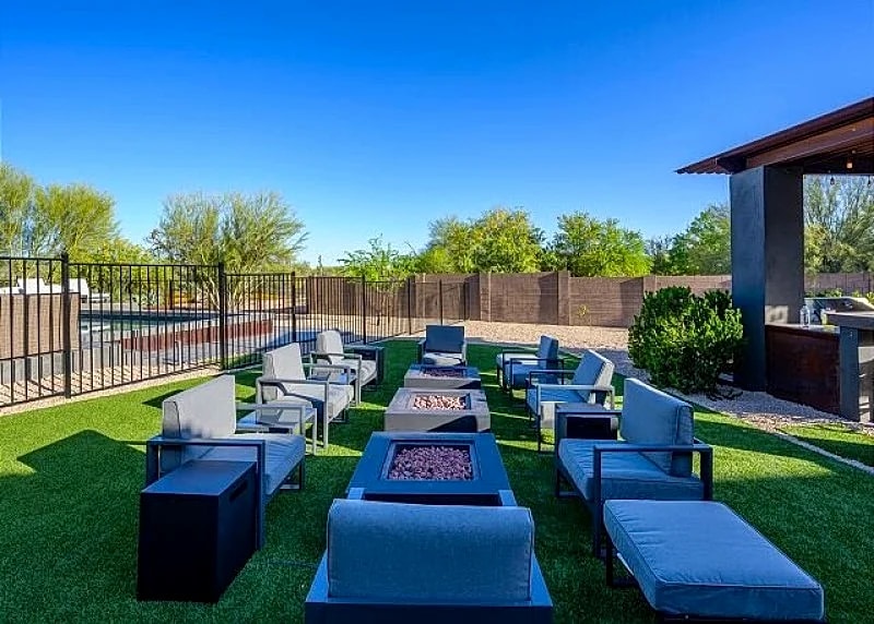 Custom Desert Modern 5 bedroom including Casita! Pickleball, Hot-Tub, Put-Put in Cave Creek, Arizona, United States — photo 2
