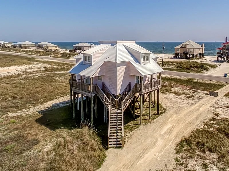 Second Wind - Pool, Game Room, and fantastic Crow's Nest views of the Island! in Dauphin Island, Alabama, United States — photo 2