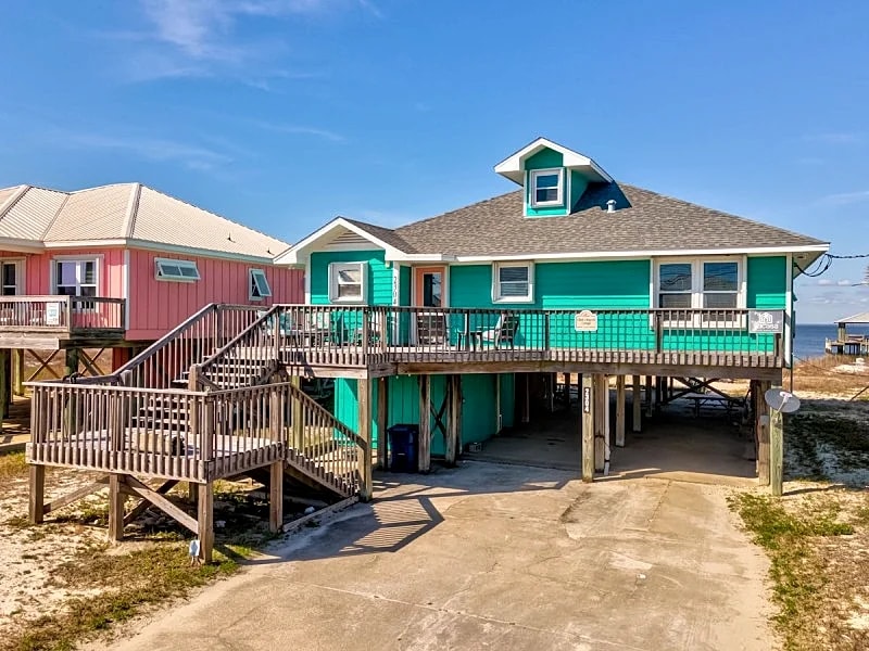 Spacious Waterfront Beach House with Private Pier and Boat Dock – Chele’s Baysid in Dauphin Island, Alabama, United States — photo 2