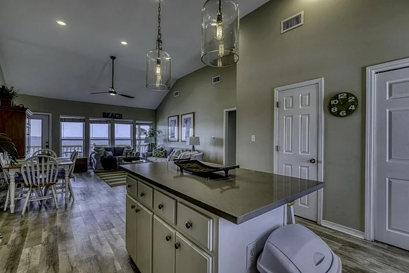 Beach Music - 4 bedroom, 2 bath, gulf front home on Dauphin Island in Dauphin Island, Alabama, United States — photo 4