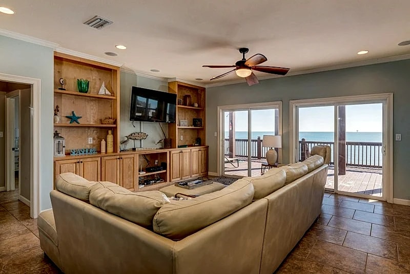 Private gulf front pool, pet-friendly, on beach! - Sonny Side in Dauphin Island, Alabama, United States — photo 3