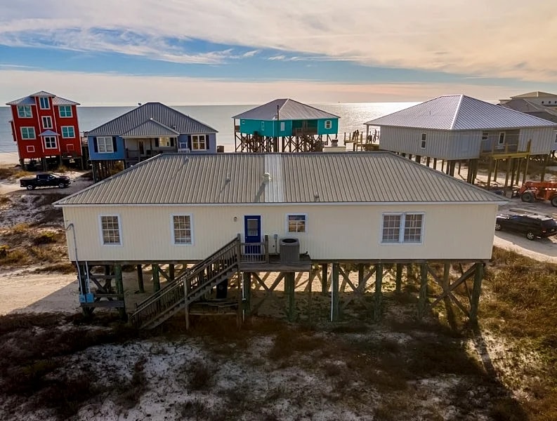 Festive Beach House Steps from the Ocean! - Coconut Breeze in Dauphin Island, Alabama, United States — photo 3