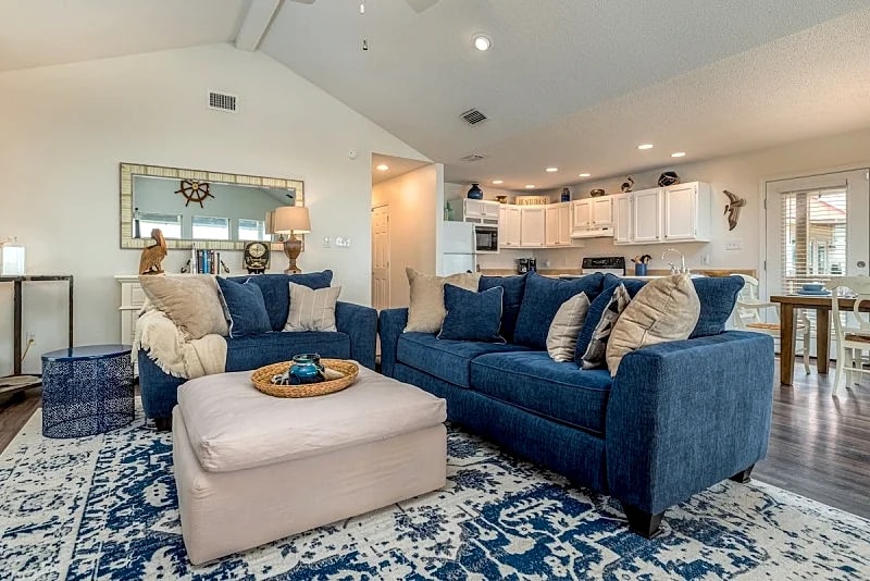 Pelican Watch - Charming, beautifully decorated bayside beach house! in Dauphin Island, Alabama, United States — photo 5