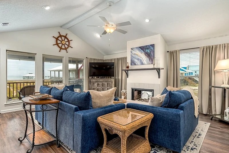 Pelican Watch - Charming, beautifully decorated bayside beach house! in Dauphin Island, Alabama, United States — photo 3