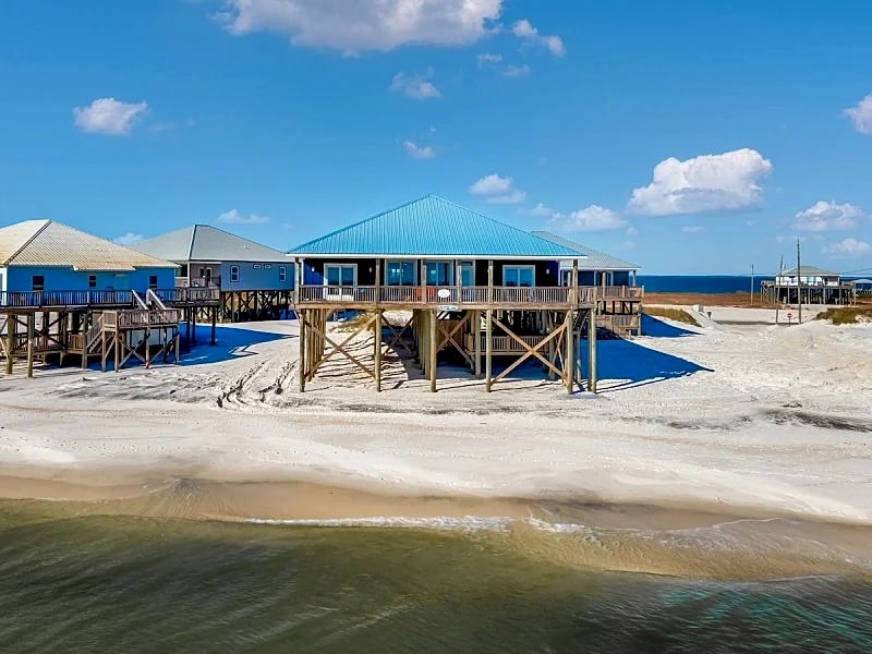 Beachfront, spacious with amazing indoor and outdoor setup! – Surf’s Up in Dauphin Island, Alabama, United States — photo 2