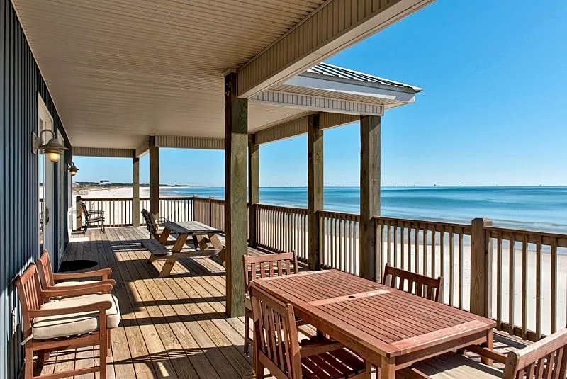 Massive, gorgeous 6 bedroom gulf front house. Pet Friendly! - High Tide in Dauphin Island, Alabama, United States — photo 4