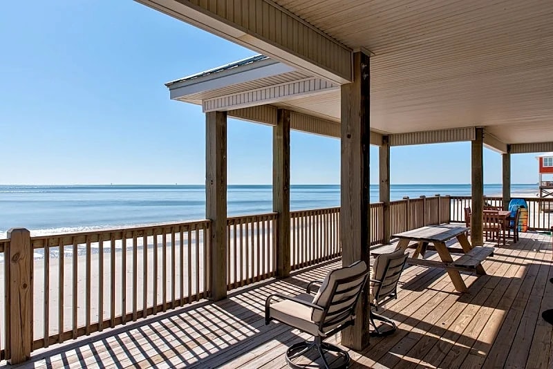 Massive, gorgeous 6 bedroom gulf front house. Pet Friendly! - High Tide in Dauphin Island, Alabama, United States — photo 2