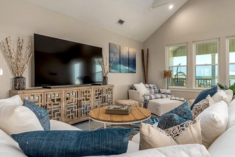 Cast Away - Gulf View, Beautiful Home, Short Walk to Beach! in Dauphin Island, Alabama, United States — photo 2
