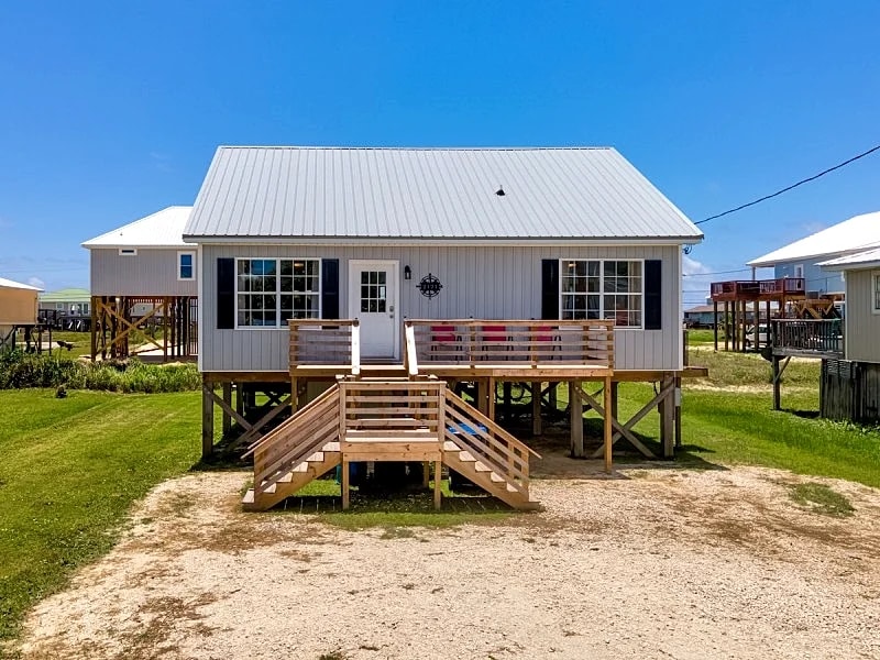 Close to the beach! Water view, pet friendly! - Nautical Nonsense in Dauphin Island, Alabama, United States — photo 2