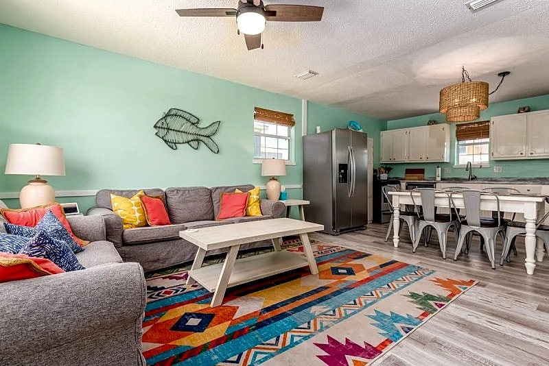 Close to the beach! Water view, pet friendly! - Nautical Nonsense in Dauphin Island, Alabama, United States — photo 4