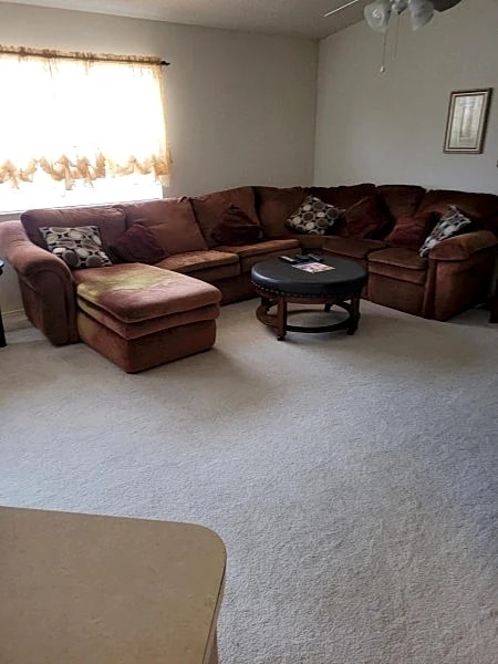 Sellers Ct | Location! Walk to Lake Sumter Landing! 2 Villa w/ Gas Golf Cart, BBQ & WiFi in The Villages, Florida, United States — photo 5