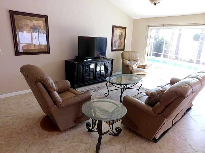 Red Hill | Nicest Location & Fully Equipped Charming Courtyard Villa in the “Heart” of The Villages in The Villages, Florida, United States — photo 4