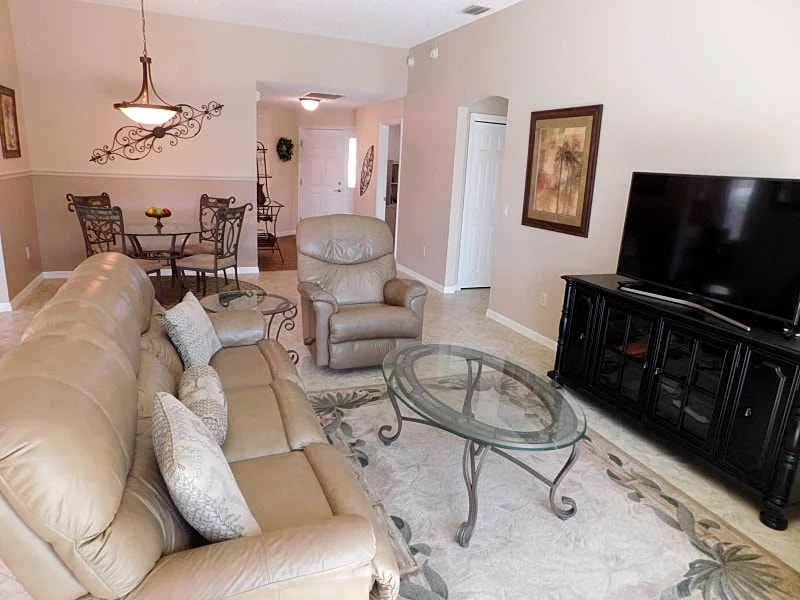 Red Hill | Nicest Location & Fully Equipped Charming Courtyard Villa in the “Heart” of The Villages in The Villages, Florida, United States — photo 2