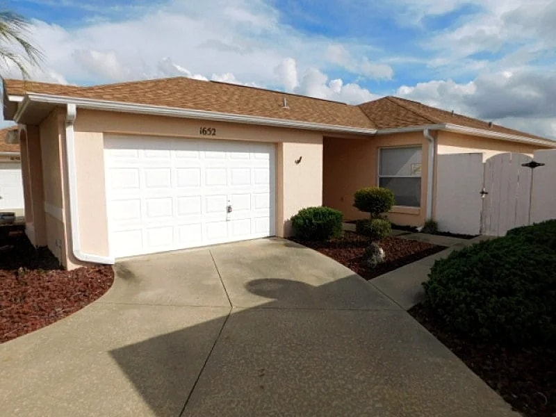 Garcia Ct | Terrific 2/2 Courtyard Villa with Private Backyard and Golf Cart! in The Villages, Florida, United States — photo 2