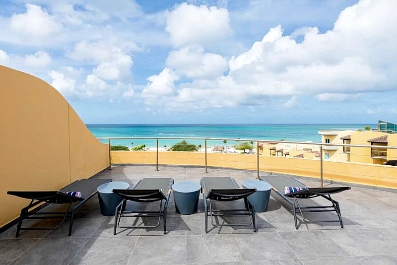 Beachfront - Panoramic View 4BR Penthouse - PH4 in Oranjestad, Aruba — photo 3