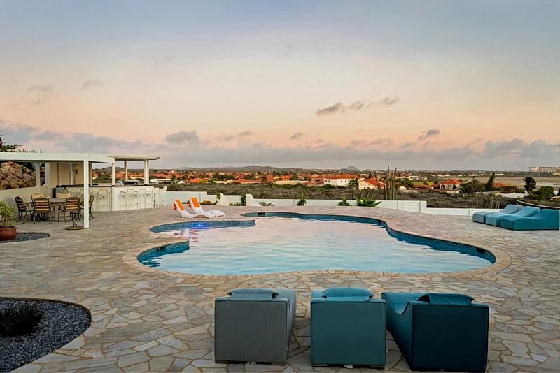 MAJESTIC RETREAT FIVE-BEDROOM MANSION - BB02 in Noord, Oranjestad, Aruba — photo 3