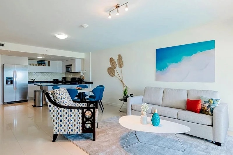 Beachfront - Deluxe View 1BR condo - E323-2 in Oranjestad, Aruba — photo 5