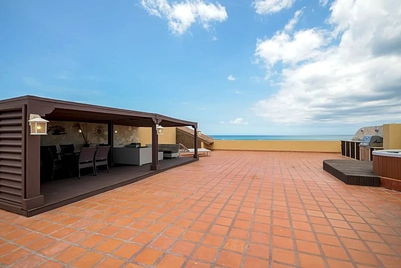 Beachfront - Amber Penthouse 2BR condo - P512 in Oranjestad, Aruba — photo 4