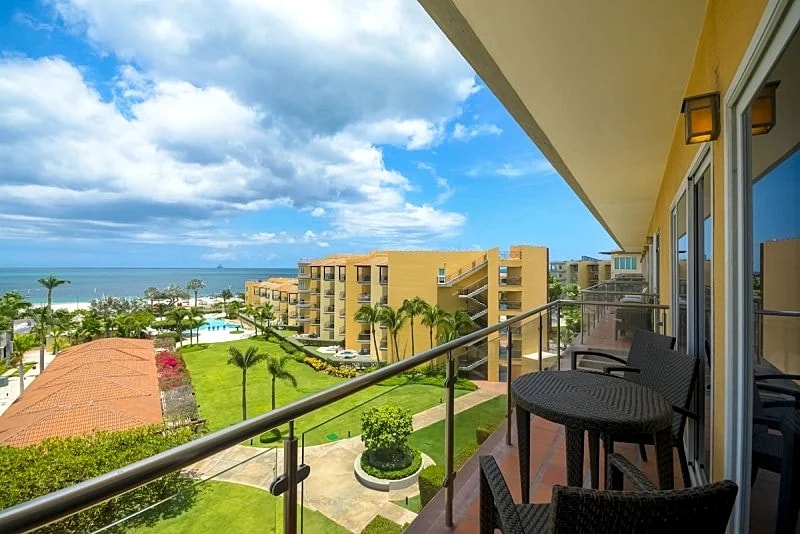 Beachfront - Amber Penthouse 2BR condo - P512 in Oranjestad, Aruba — photo 2
