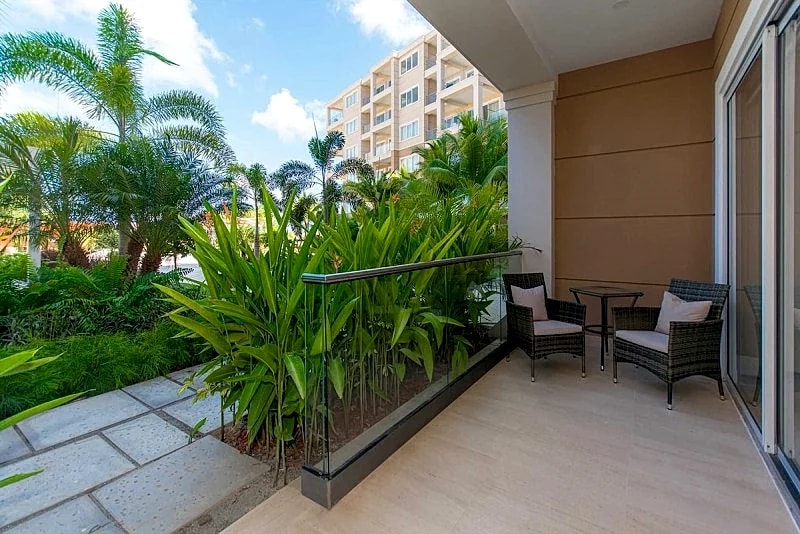 Eagle Beach - Pearl Garden 2BR condo - LV103 in Oranjestad, Aruba — photo 2