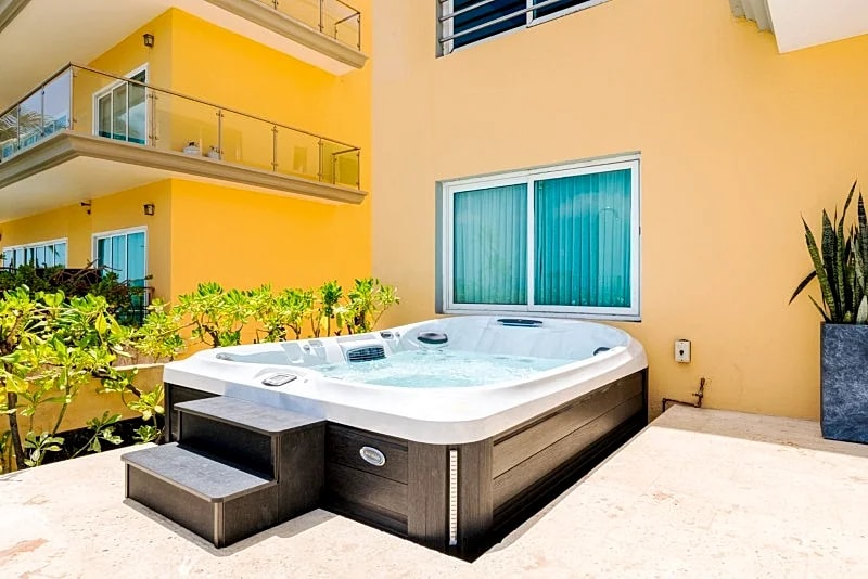 OCEAN EXTRAVAGANZA THREE-BEDROOM CONDO - E121 in Oranjestad, Aruba — photo 3