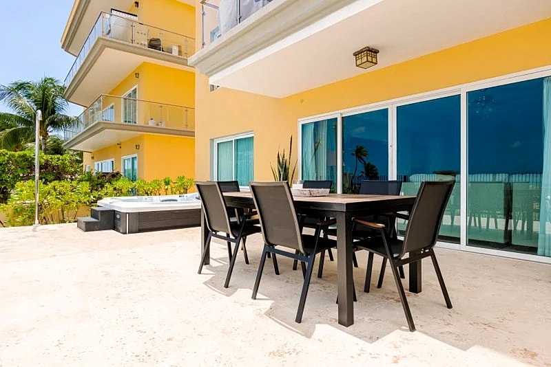 OCEAN EXTRAVAGANZA THREE-BEDROOM CONDO - E121 in Oranjestad, Aruba — photo 2