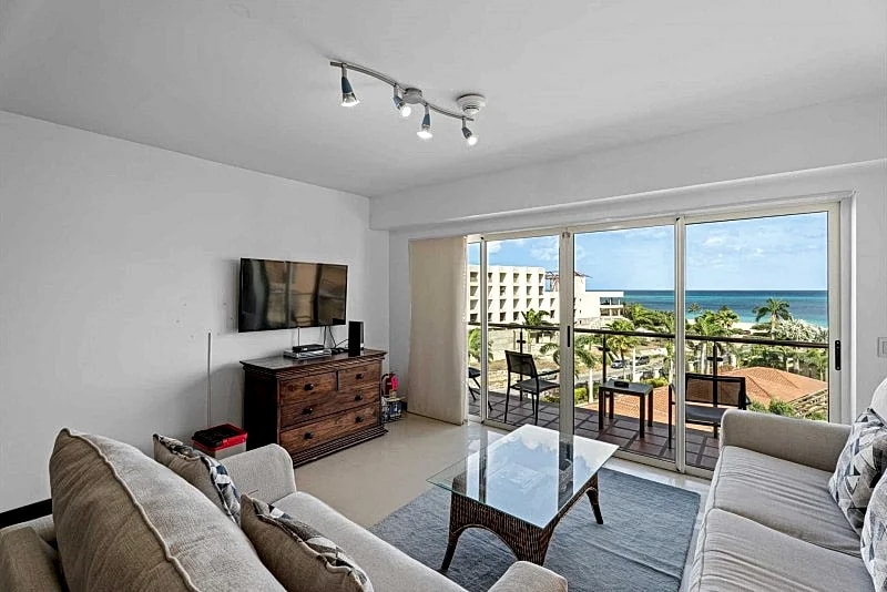 Beachfront- Eagle Beach- Top View 1BR condo - P514 in Oranjestad, Aruba — photo 4