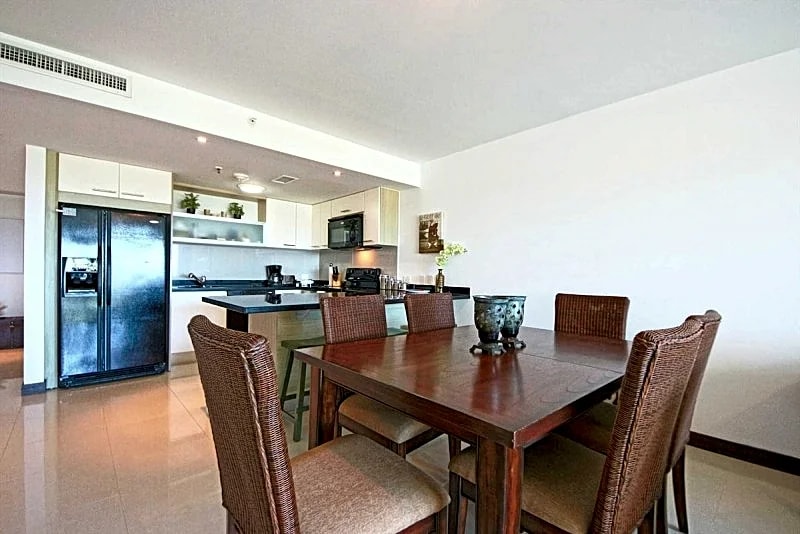 Beachfront - Brisas del Mar 2BR condo - E324 in Oranjestad, Aruba — photo 5