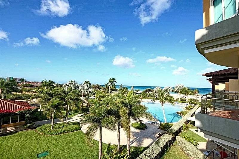 Beachfront - Brisas del Mar 2BR condo - E324 in Oranjestad, Aruba — photo 2