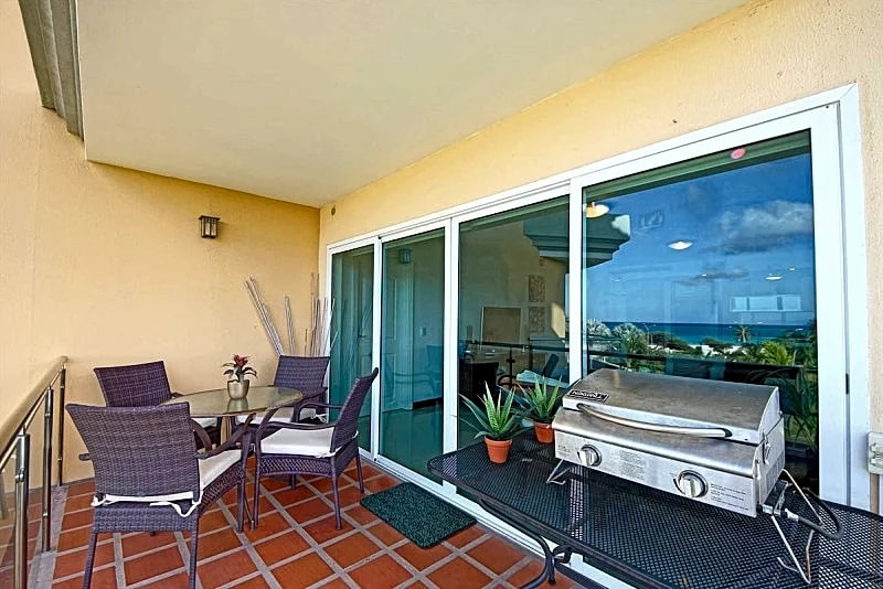 Beachfront - Brisas del Mar 2BR condo - E324
