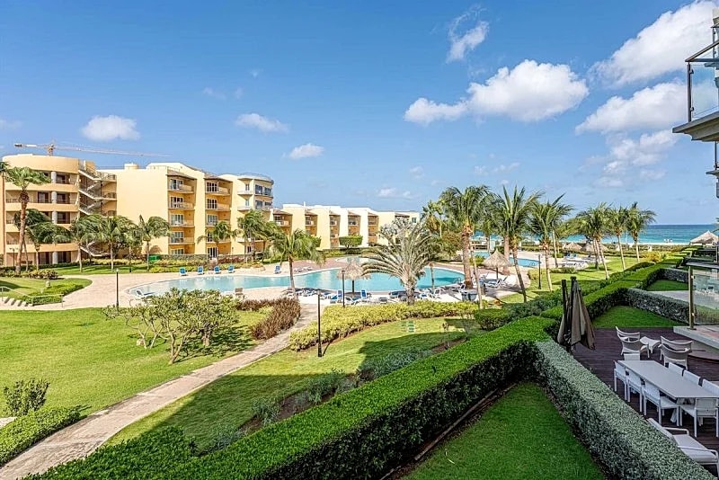 Beachfront - Ambiente Elegante 2BR condo - BC256 in Oranjestad, Aruba — photo 2
