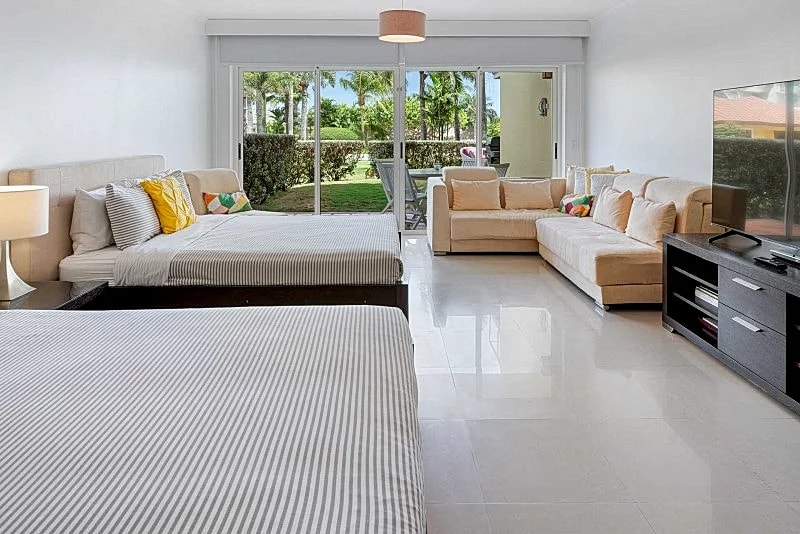 BEACH GARDEN STUDIO CONDO - E124-1