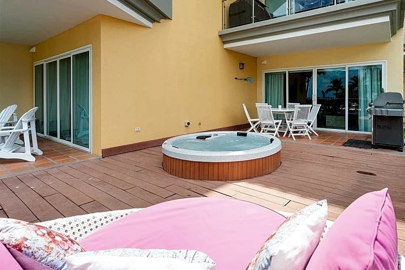 Beachfront - Beach Garden 1BR condo - E124-2 in Oranjestad, Aruba — photo 4