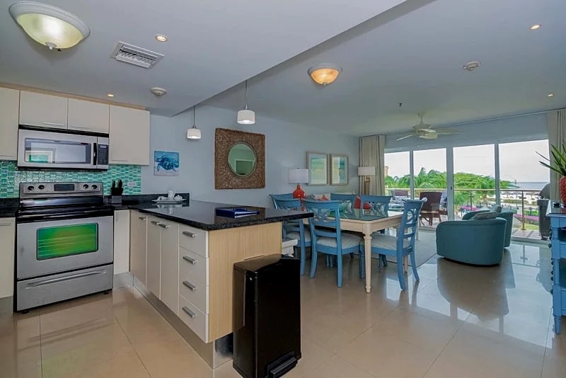 Beachfront - Royal Aquamarine 3BR condo - BC252 in Oranjestad, Aruba — photo 5