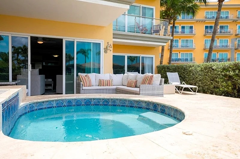 Beachfront - Garden Delight 3BR condo - E125 in Oranjestad, Aruba — photo 2