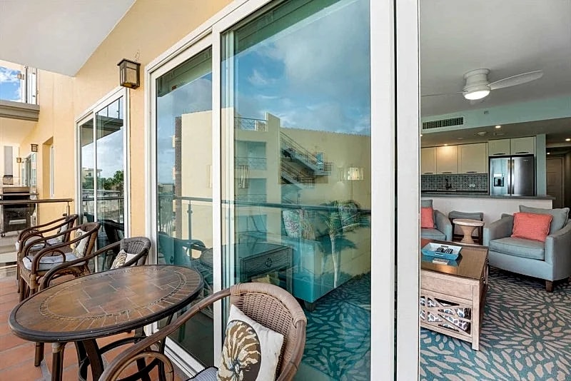Beachfront - Emerald View 2BR condo - P416 in Oranjestad, Aruba — photo 5
