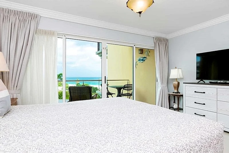 Beachfront - Glamour View Studio - E422-1 in Oranjestad, Aruba — photo 2
