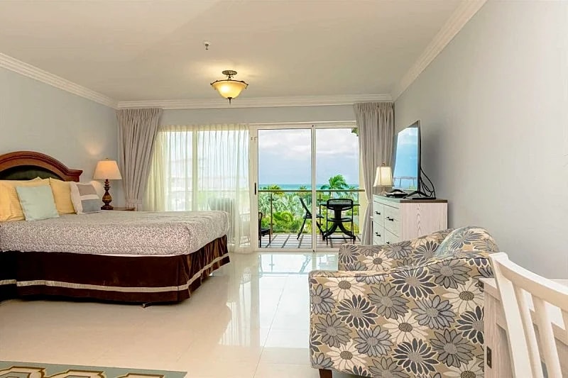 Beachfront - Glamour View Studio - E422-1 in Oranjestad, Aruba — photo 3