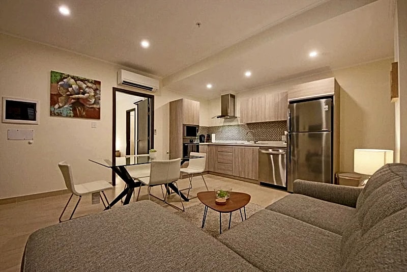 Eagle Beach - Cozy Executive 1BR condo - LV102 in Oranjestad, Aruba — photo 2